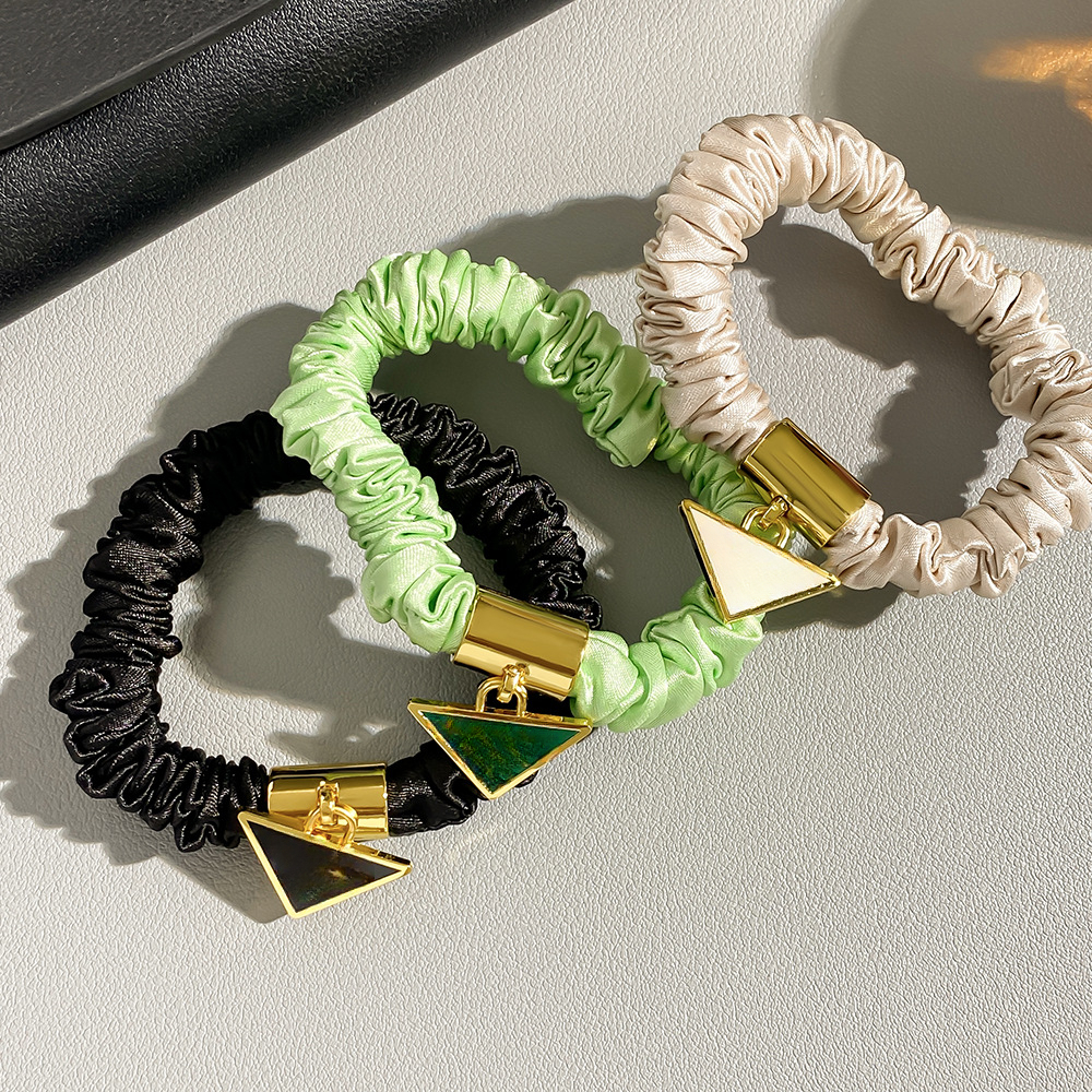 Designer 2025 hot selling letter small intestine hair loop headband, colorful rubber band, high elasticity, durable temperament, simple headband