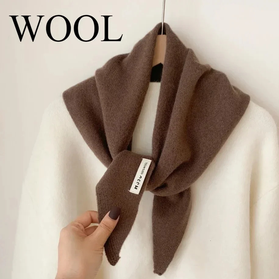 British Korean Triangle Scarf Niche Wool Triangular Scarf Women Headscarf Knitted Scarf Multifunctional Warm Knitted Scarf 250901