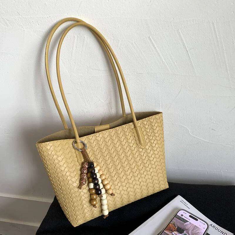 Versatile Women's Crossbody Shoulder Bag Wing Design Fall Winter New Style Fashionable Single Strap Handbag