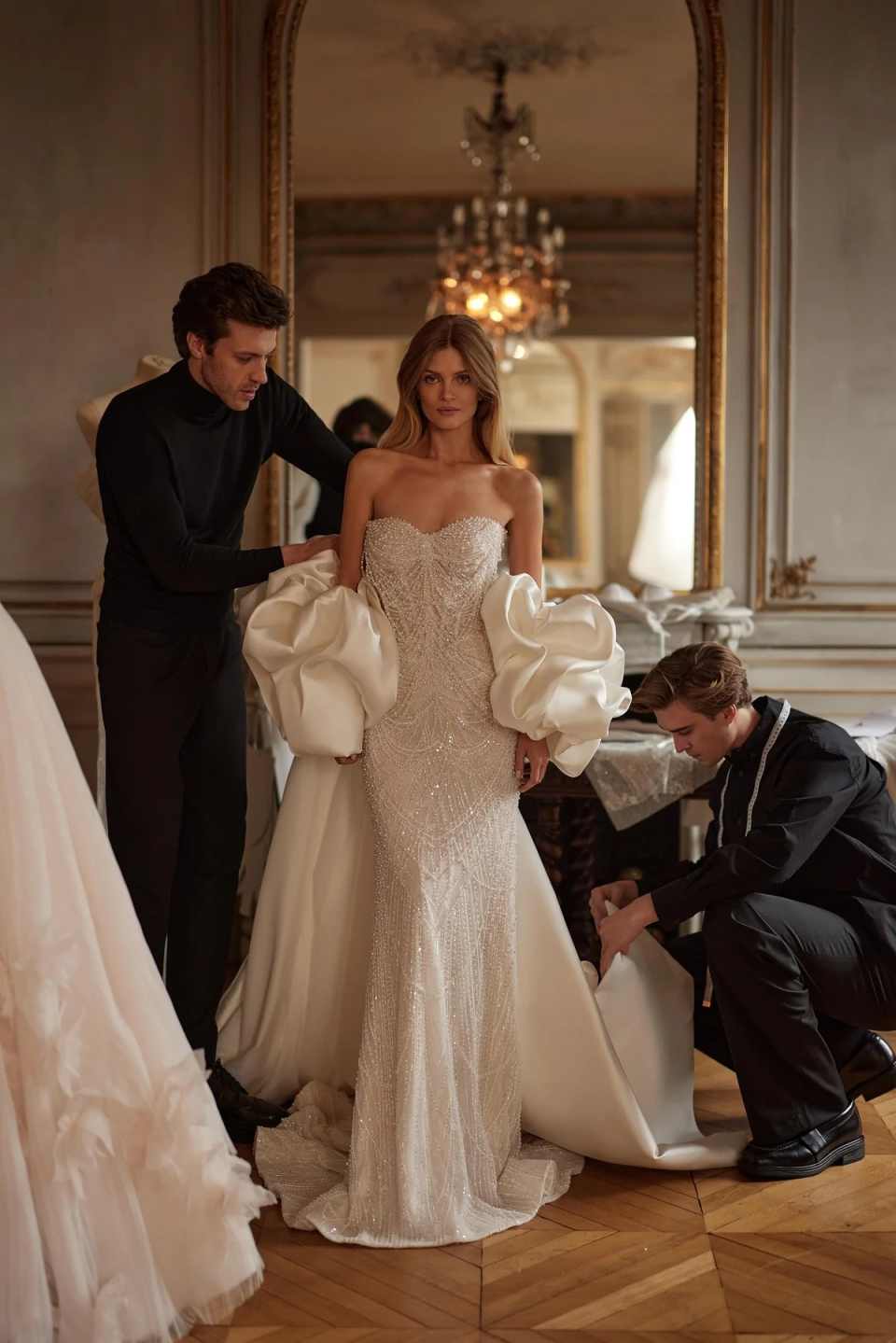 Graceful Pearls Lace Mermaid Long Wedding Dress With Shawl Sweetheart Neck Bridal Gown Customized Elegant Ivory Dresses For Bride