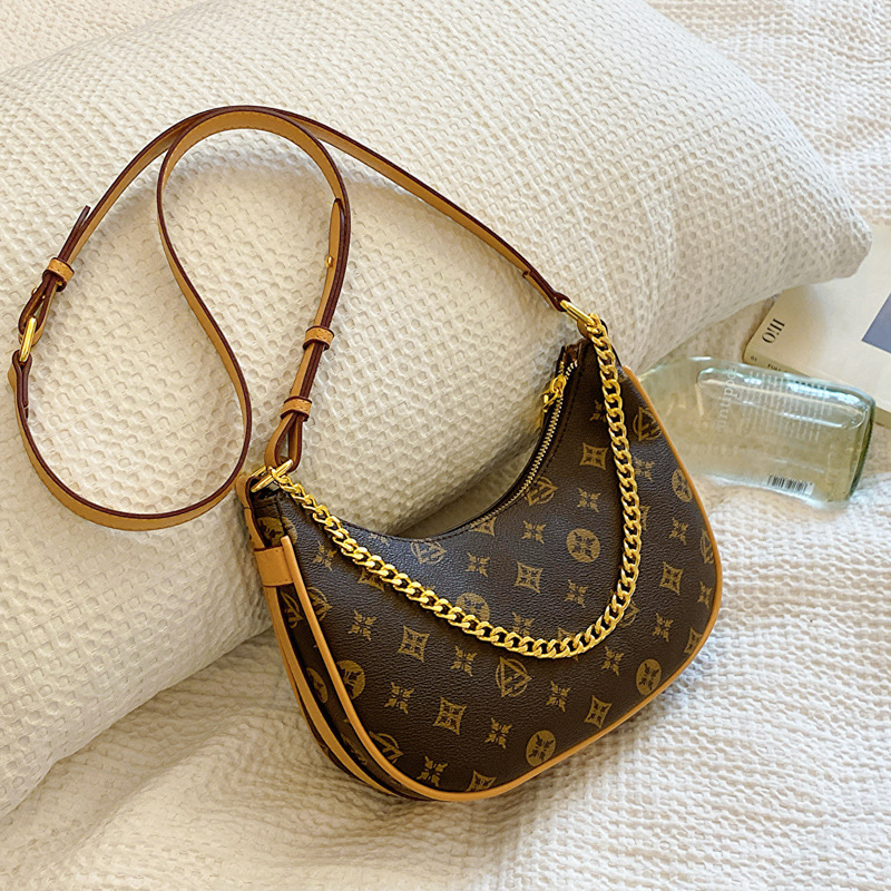 Temperament ladies' bags 2025 new European and American printed baguette bag fashionable high-end shoulder messenger bag