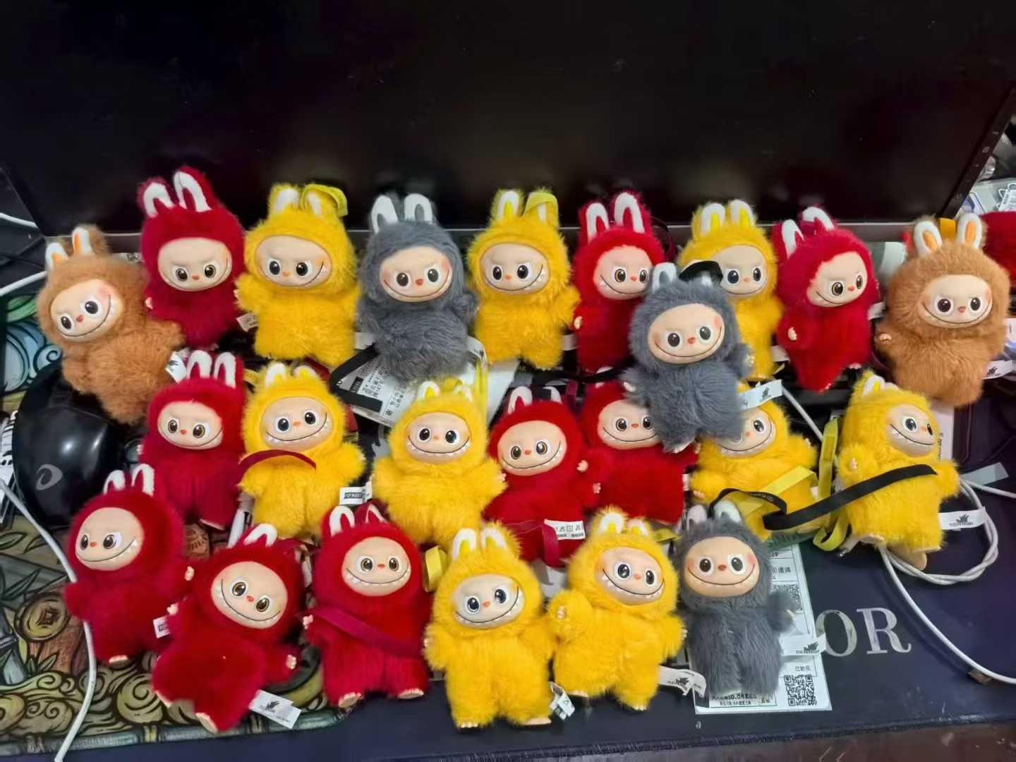 Popmart 14Pcs/Set Mini The Monster Labubu 4.0 PIN FOR LOVE Series Blind Box Toys Labubu Plush Doll Keychain Pendants Collectible Ornaments Gifts By 090