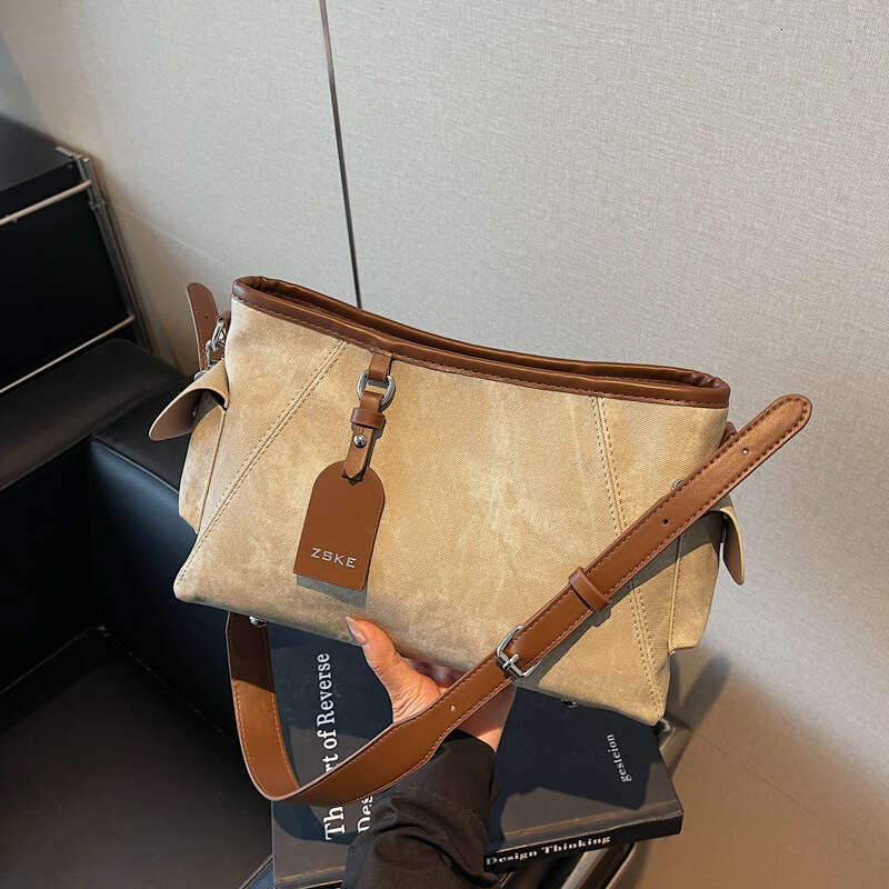 High-end Versatile Underarm for Women 2025 New Single Shoulder Simple Crossbody Large Capacity Commuter Tote Bag