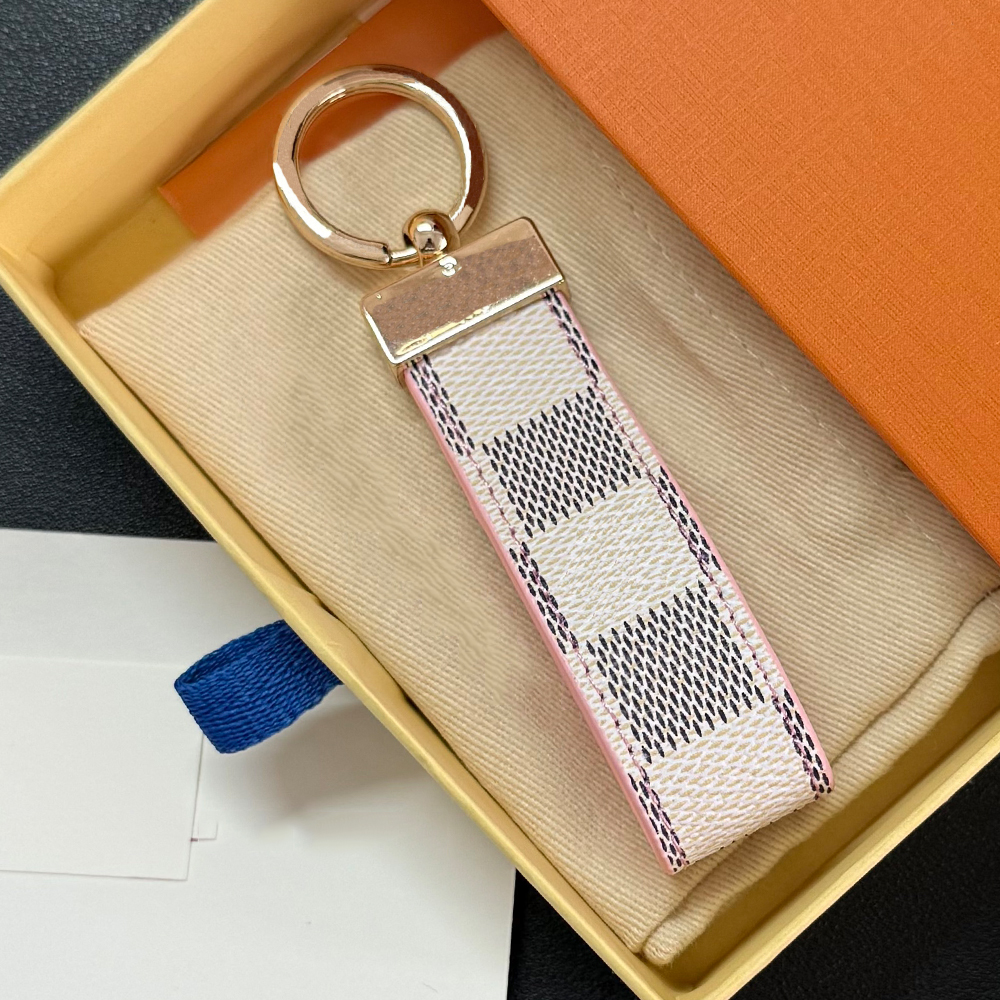 Women Men Keychain Designer Keychain Wallet Key Chain Hang Bag Charm Keyring Keychains hang Leather Designers Women Men Coin Purse Alloy Pendant Key R