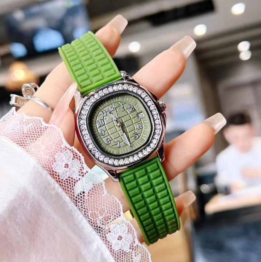 2025 Brand New AQUANAUTsity Series wristwatches Quartz diamond wristwatch women PPity high quality Luxury Watch Dial Rubber strap Set with diamonds wristwatch #62