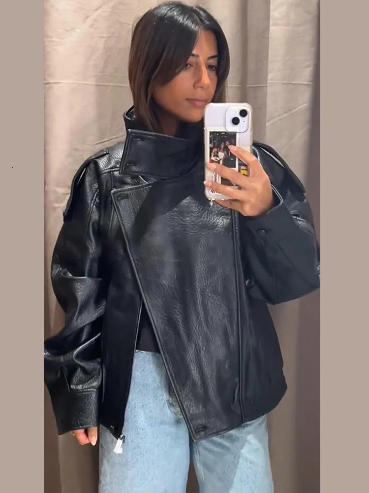 Autumn Fashion Standing Collar Womens Leather Jackets Windproof Loose Fold Coats Locomotive Style High Street Outdoors Clothes 250901