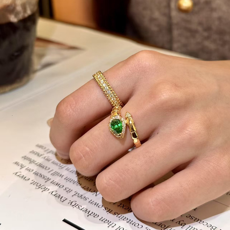 Luxury Brand Designer Jewelry New Year Green Eye Snake Bone Shape Open Ring Emerald Ring For Women Niche Light Luxury High-End Fashion Index Finger Ri