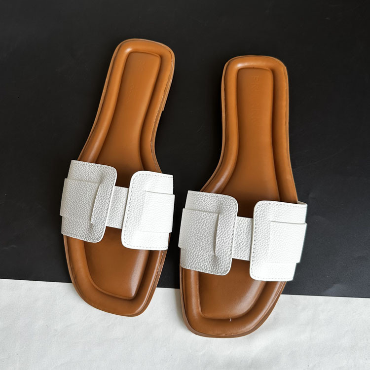 Designer Luxury Women Flat Comfort Slippers Fairy-like Elegant Style Open-toe Slippers Indoor Outdoor Use Fashionable Beach One-shoulder Slippers Mini