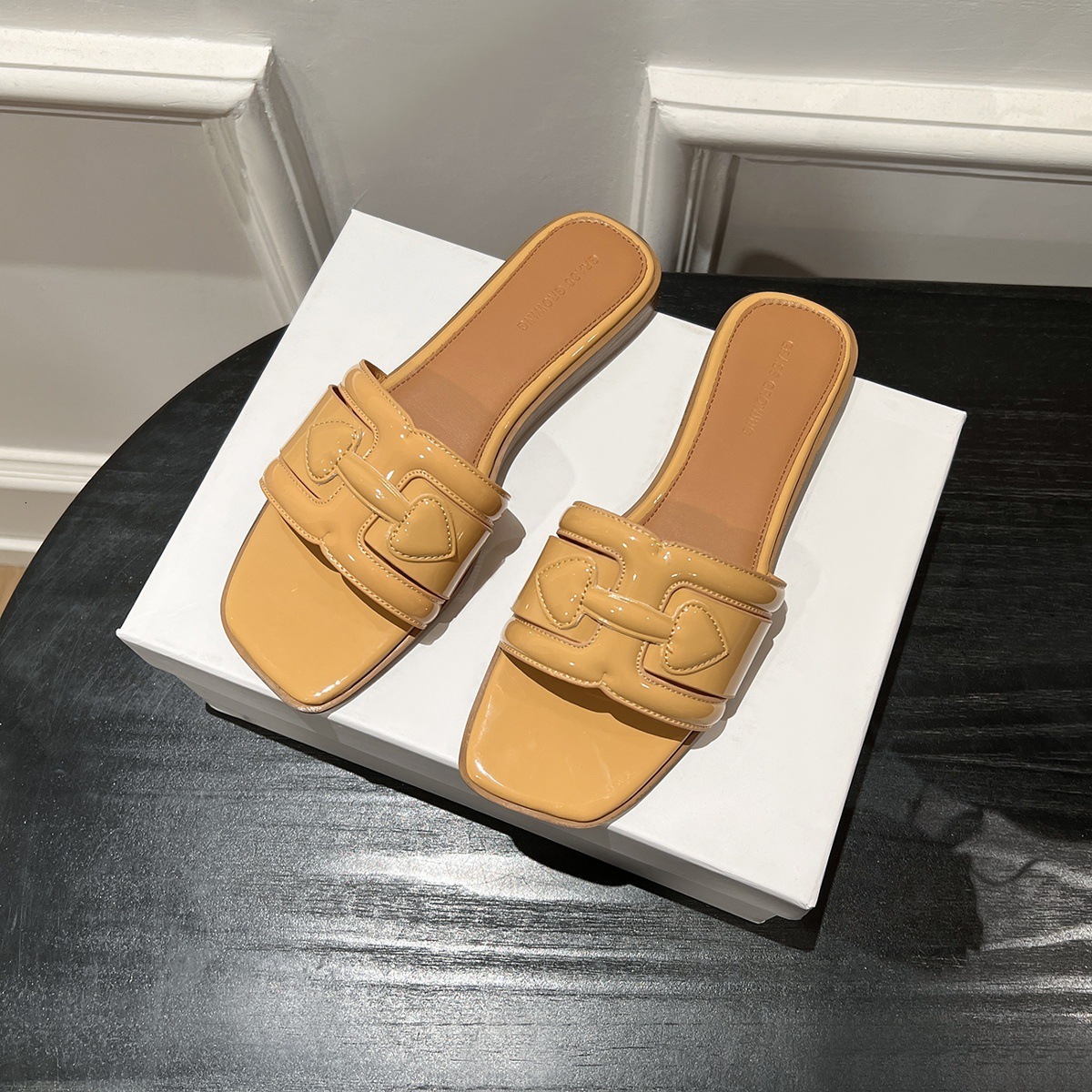 Designer Women's Thick-heeled Height-increasing Soft Comfortable Fashionable Hollowed-out Toe Sandals French Noble Luxury Style Banquet Sandals