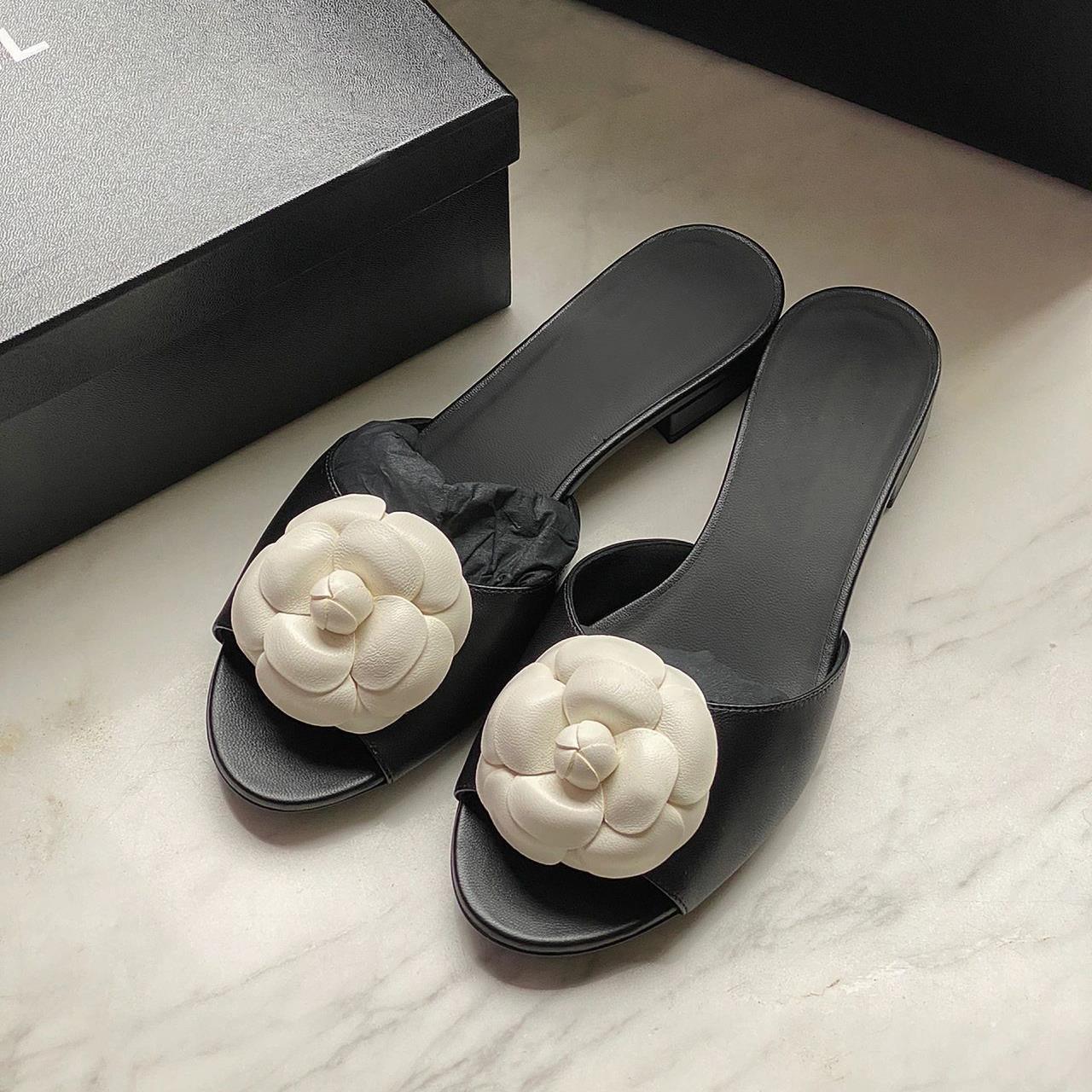 Luxury Camellia Sandals Summer Fashion Fairy-like Style Flat Beach Half-toe Slippers Elegant Flower Decorations Thick Heels Slightly Increase Height D
