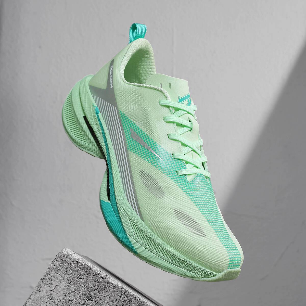 NHOT Summer 2025 New Breathable Running Shoes Soft Sole Anti-Slip Running Shoes Unisex Sports Racing Shoes Fits Morning Night Runs Easy Care