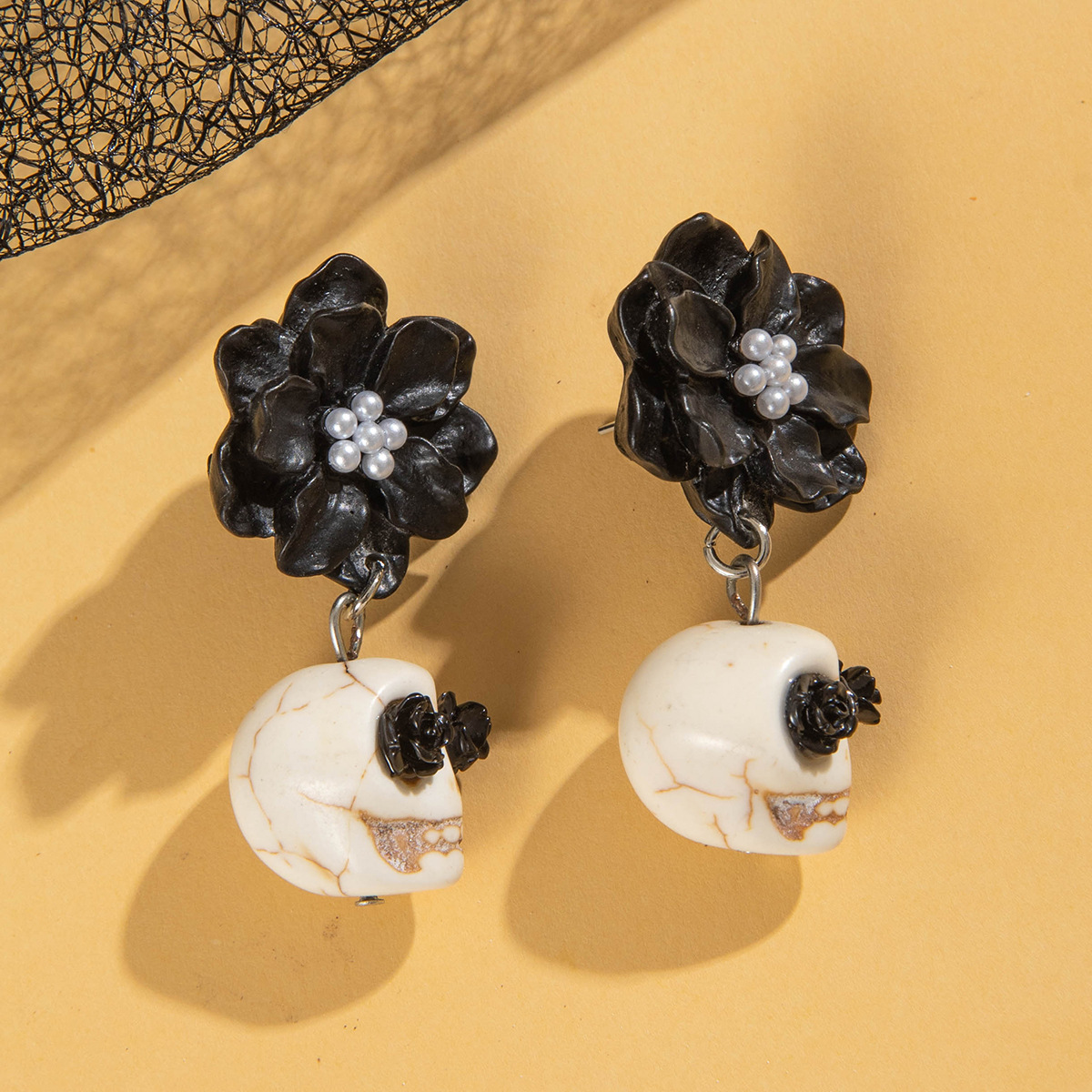 European and American Dark style Skull Black Camellia Earrings Funny and Whimsical Halloween Dangle Earrings for Women