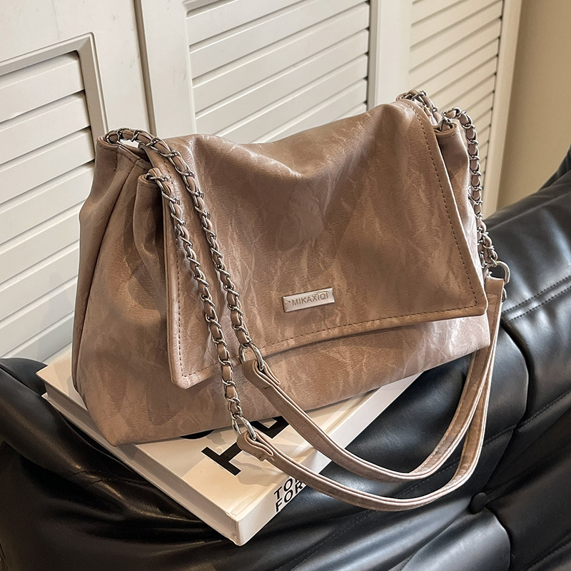 Autumn atmosphere New Light Luxury Simple Underarm Bag niche design women s fashion large capacity shoulder bag fashion designer diagonal cross bag