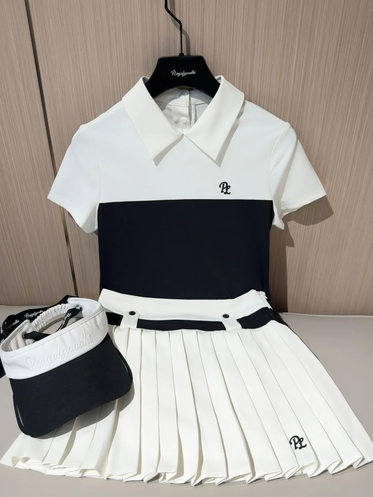 PL Golf Clothing Summer Outfits Shortsleeved Polos Womens Contrasting Breathable Tops Golf Pleated Skirt Tennis Clothing Weer 250902