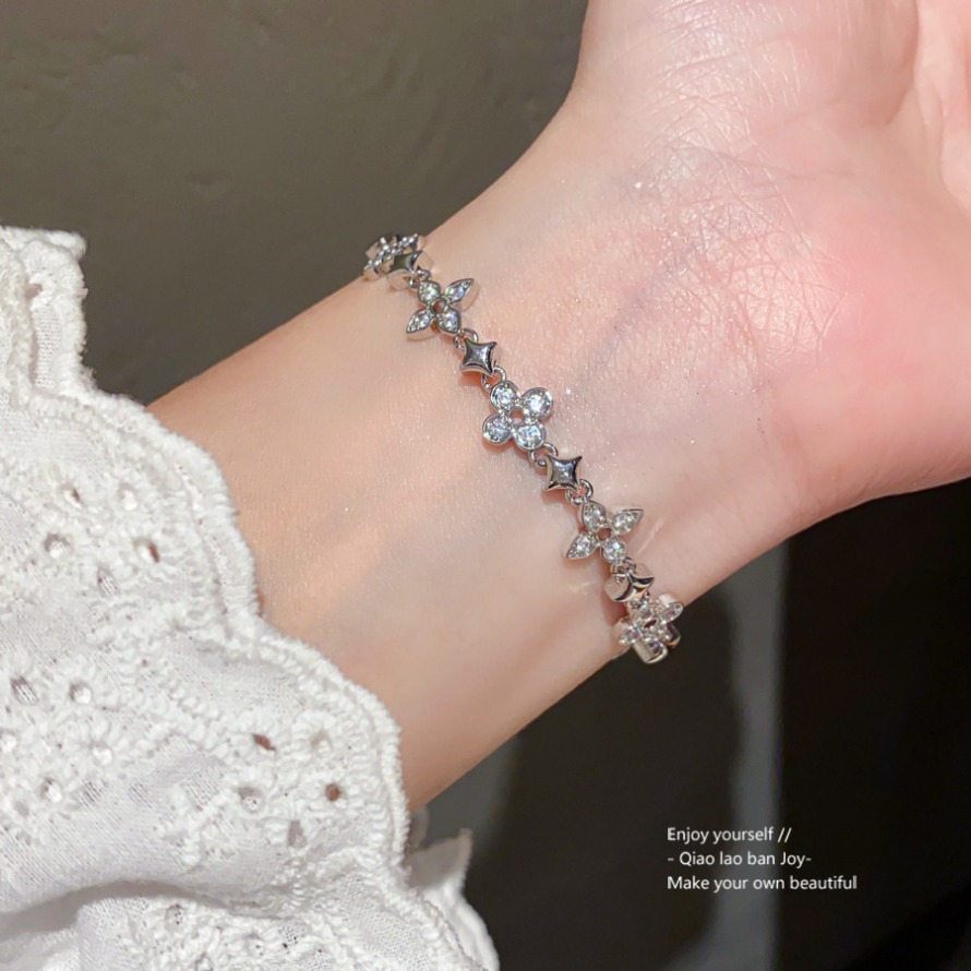 Silver - Toned Bracelet Clover Star - Shaped Crystal Detail, Elegant for Daily or Special Occasions, Charming Fashion Jewelry