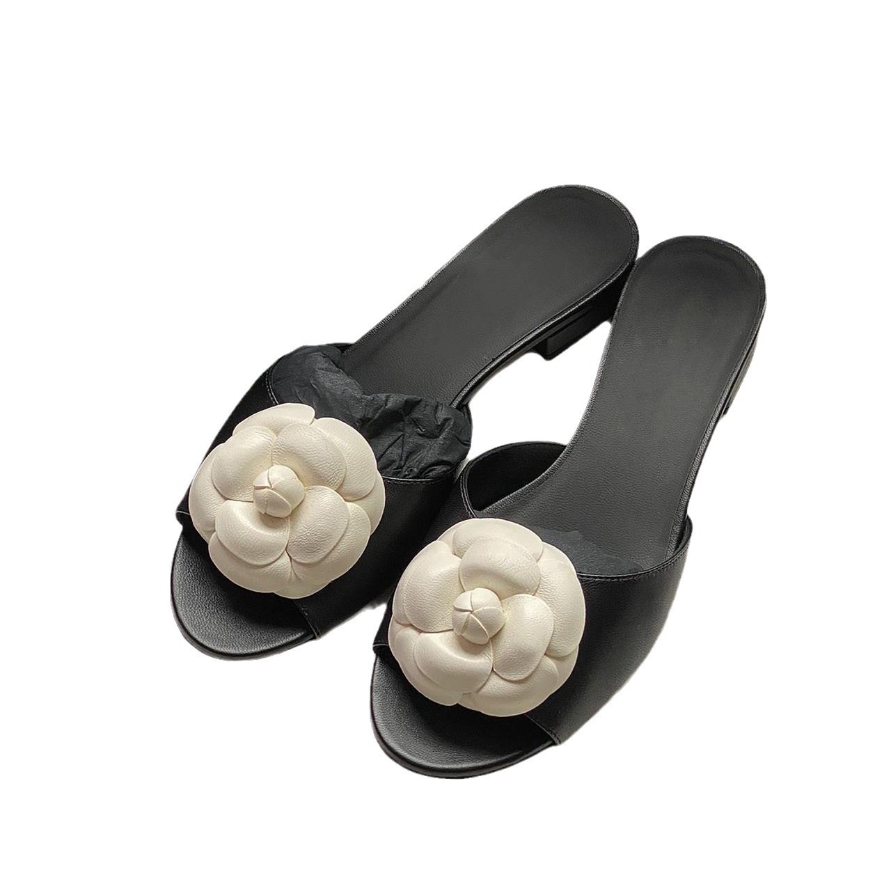Luxury Camellia Sandals Summer Fashion Fairy-like Style Flat Beach Half-toe Slippers Elegant Flower Decorations Thick Heels Slightly Increase Height D