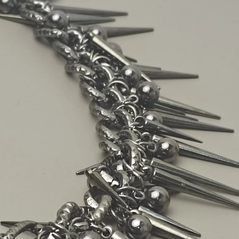 Punk Hip Hop Black Gun Plated Rivet Metal Biker Pants Chain Male Woman Fashion Rock And Roll Accessories Retro Key Chain250901