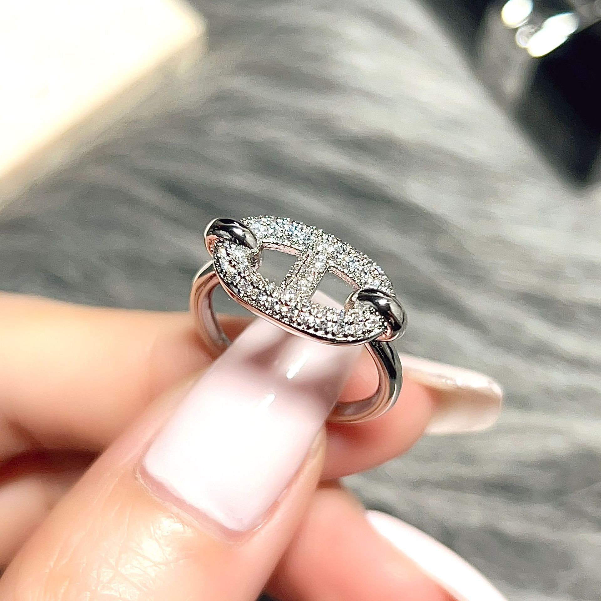 Luxury Brand Designer Jewelry Minimalist Non-Fading 18K Plated Full Diamond Pig Nose Ring For Women, Open Adjustable, Light Luxury, Niche Fashion, Ind