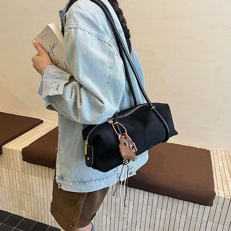 Niche Handheld Commuter Bag for Women, Autumn Winter 2025 New Fashion Suede Underarm Bag, Large Capacity Backpack