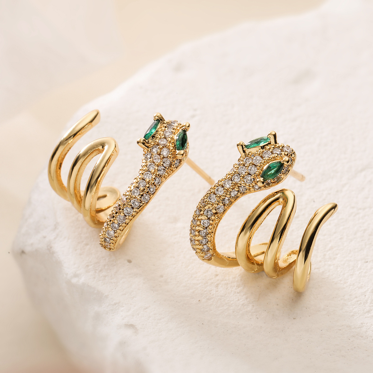 Earrings quality Jewelry European And American Niche Light entry lux Copper Plated 18K Gold Zircon Snake-Shaped Earrings For Women Fashionable Persona