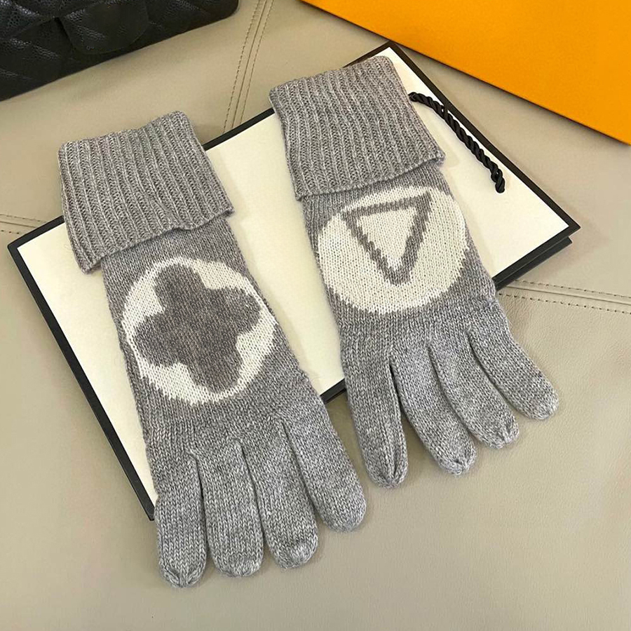 Five Fingers Gloves Designer Five Fingers Gloves Solid Gloves Unisex Letter Pattern Autumn Winter Mittens Warm Comfortable Luxury Fashione Thick Durable Gloves