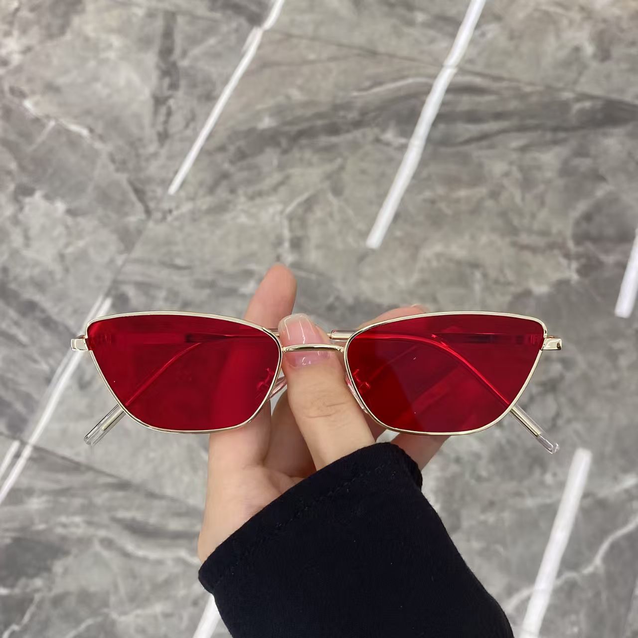 2025 New Arrival Stylish Versatile Triangular Small Square framed Metal Sunglasses with Design Flair Unisex Ideal for Runway inspired Looks
