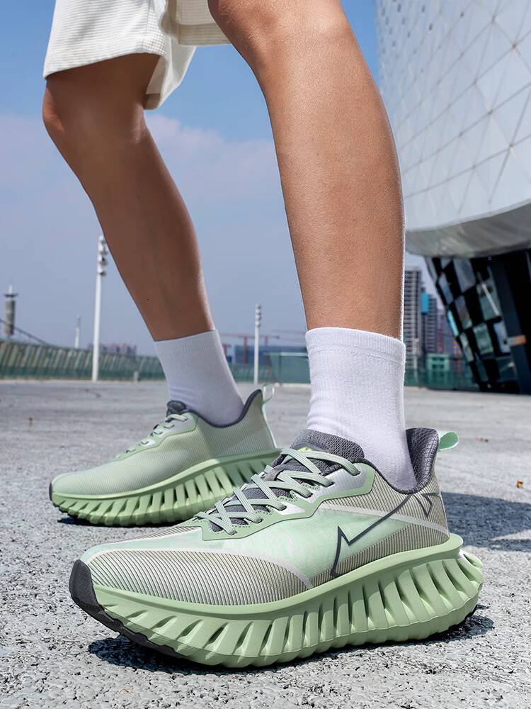 Designer NHOT designer Sneakers 2025 New Breathable Mesh Running Spring Autumn Summer Versatile Casual Men's Shoes