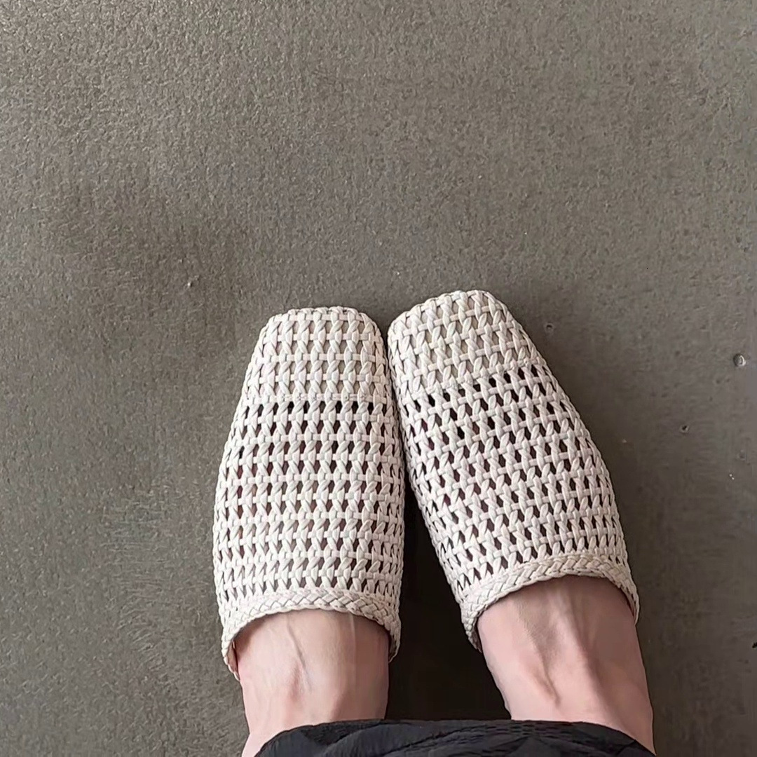 Designer Luxury Woven Hollowed-out Closed Toe Women's Summer Flat Fashion Sandals Comfortable Upper Material Minimalist Solid Color Casual Travel