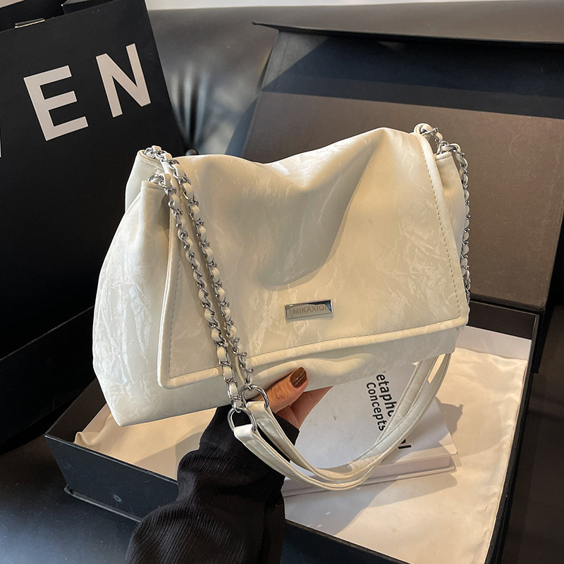 Autumn atmosphere New Light Luxury Simple Underarm Bag niche design women s fashion large capacity shoulder bag fashion designer diagonal cross bag