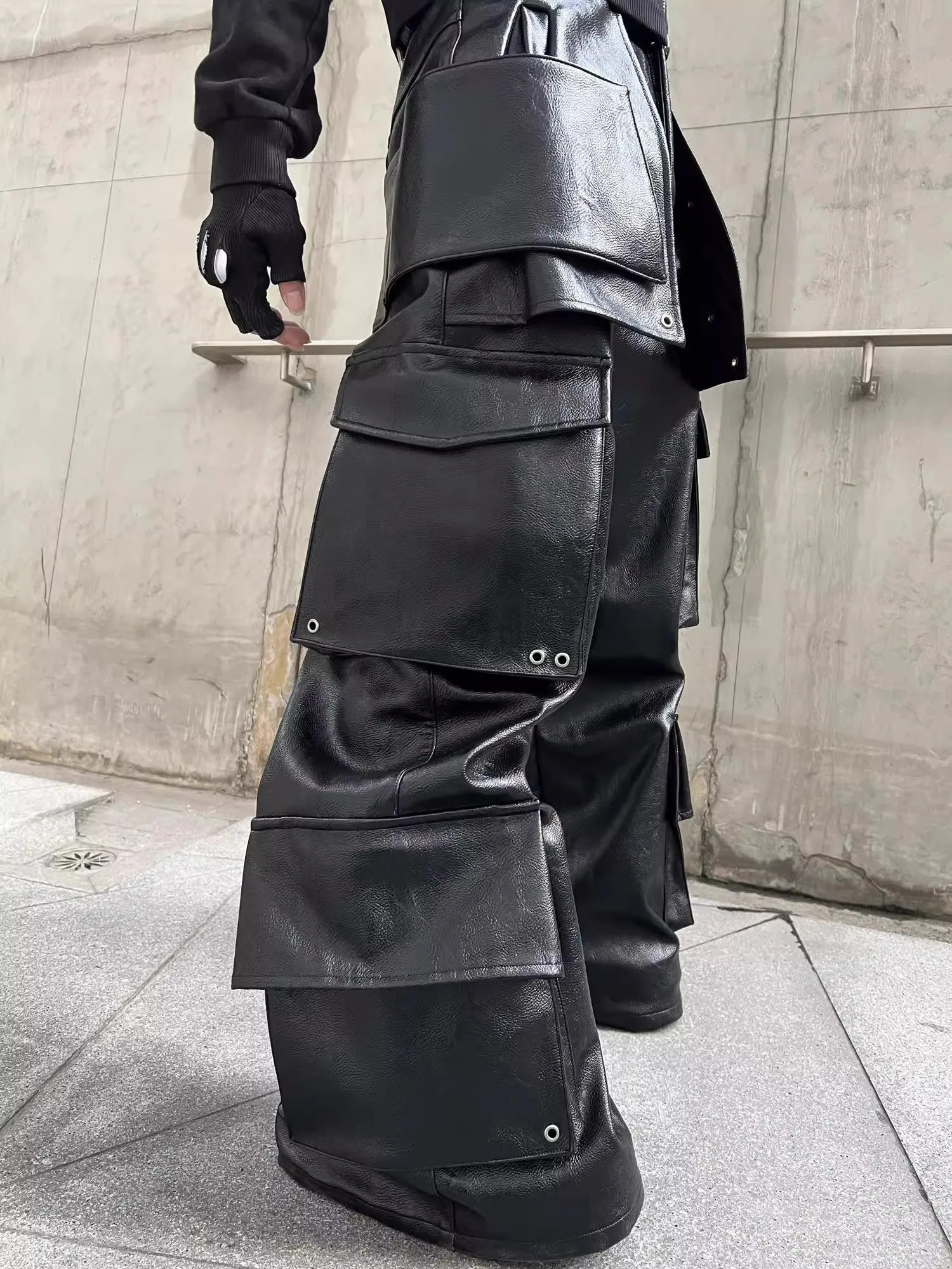Mauroicardi Spring Cool Long Baggy Black Pu Leather Wide Leg Cargo Pants Men with Many Pockets Mens Clothes Streetwear y250919