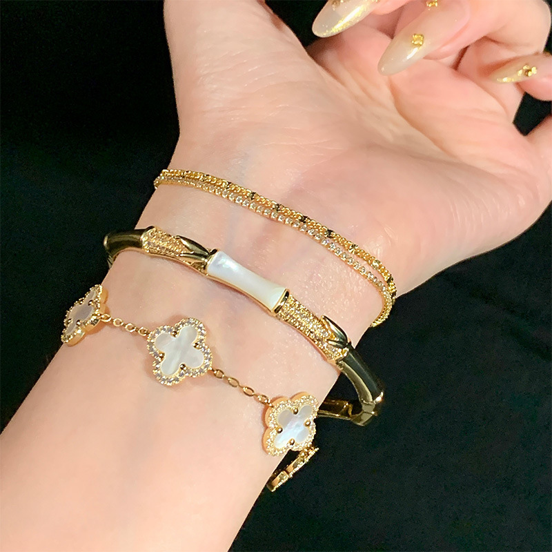 Zircon Flower Shell Pendant Bracelet Light Simple Elegant Hand Niche High-end Versatile Women's Jewelry