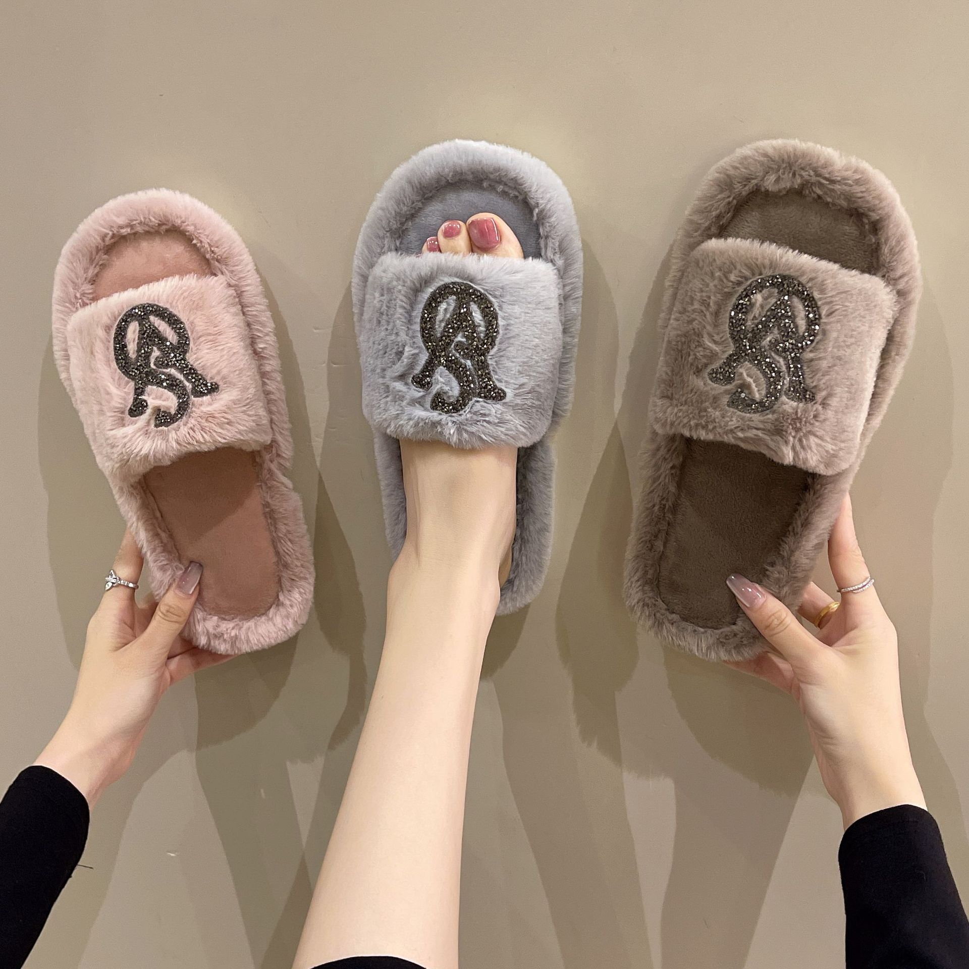 Hot Free Shipping Women's Slippers - New Designer Cotton Slippers, Fashionable Versatile Autumn Winter Styles in Black/Grey/Pink/White/Khaki