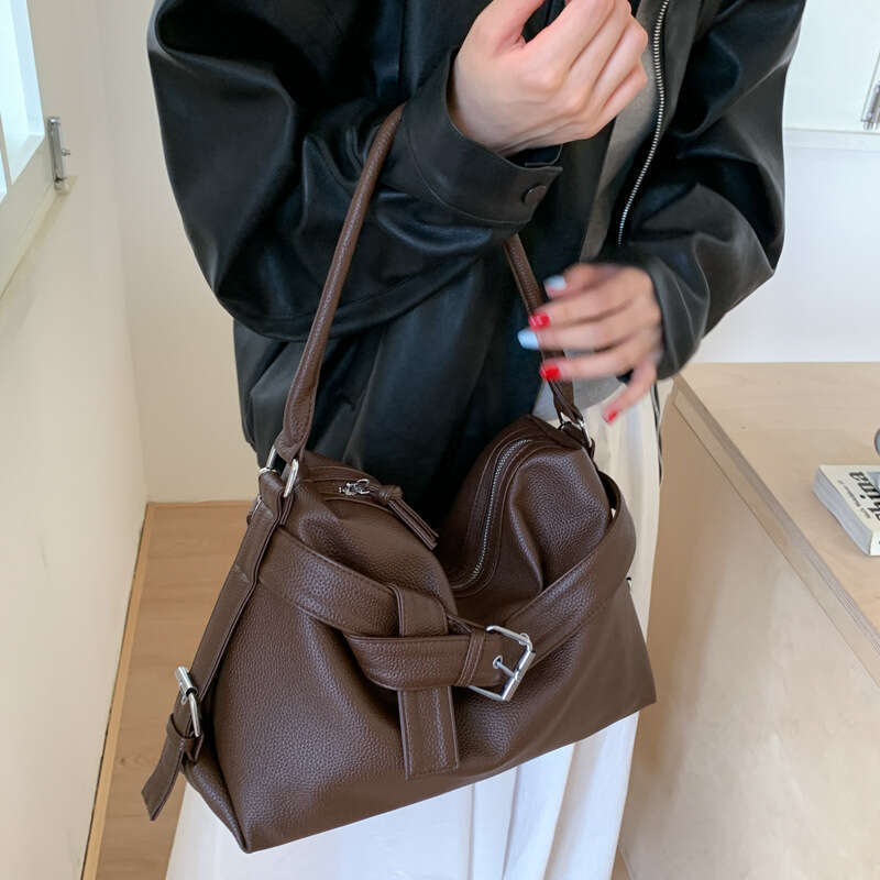 Niche Hot Girl Motorcycle Crossbody Women's Casual Shoulder Underarm Large Capacity Commuter Tote Bag