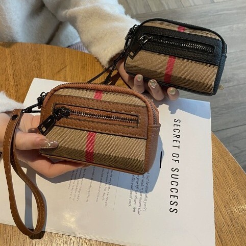 Free designer wallet women's luxury bag with antique plaid top layer cowhide, high-end feeling, small fragrance style card bag, hot selling coin 
