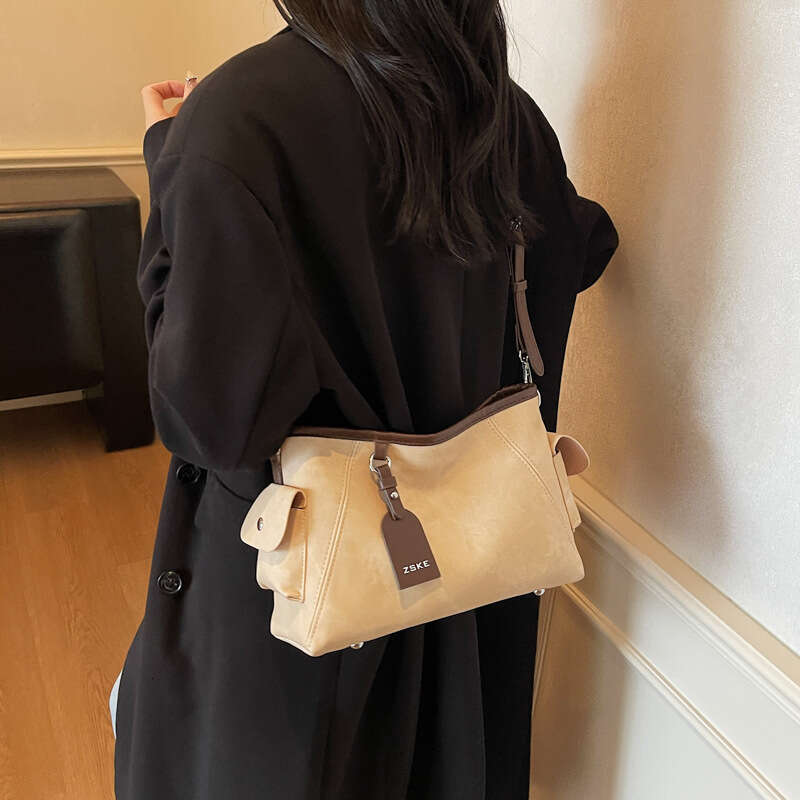 High-end Versatile Underarm for Women 2025 New Single Shoulder Simple Crossbody Large Capacity Commuter Tote Bag
