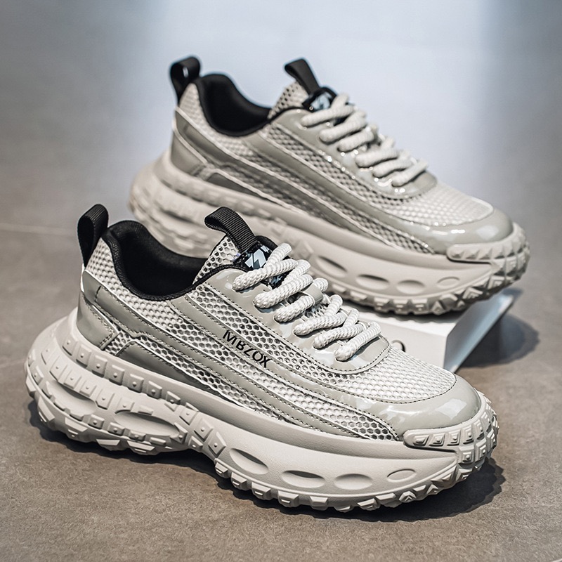 Modern Athletic Footwear Featuring Enhanced Arch Support and Flexibility Versatile Style Choice