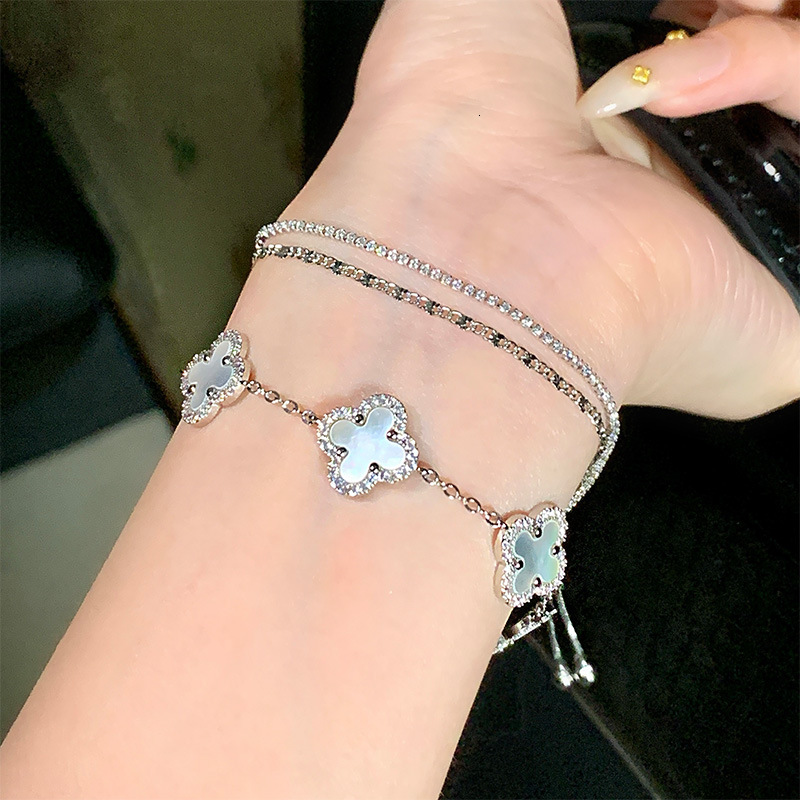 Zircon Flower Shell Pendant Bracelet Light Simple Elegant Hand Niche High-end Versatile Women's Jewelry