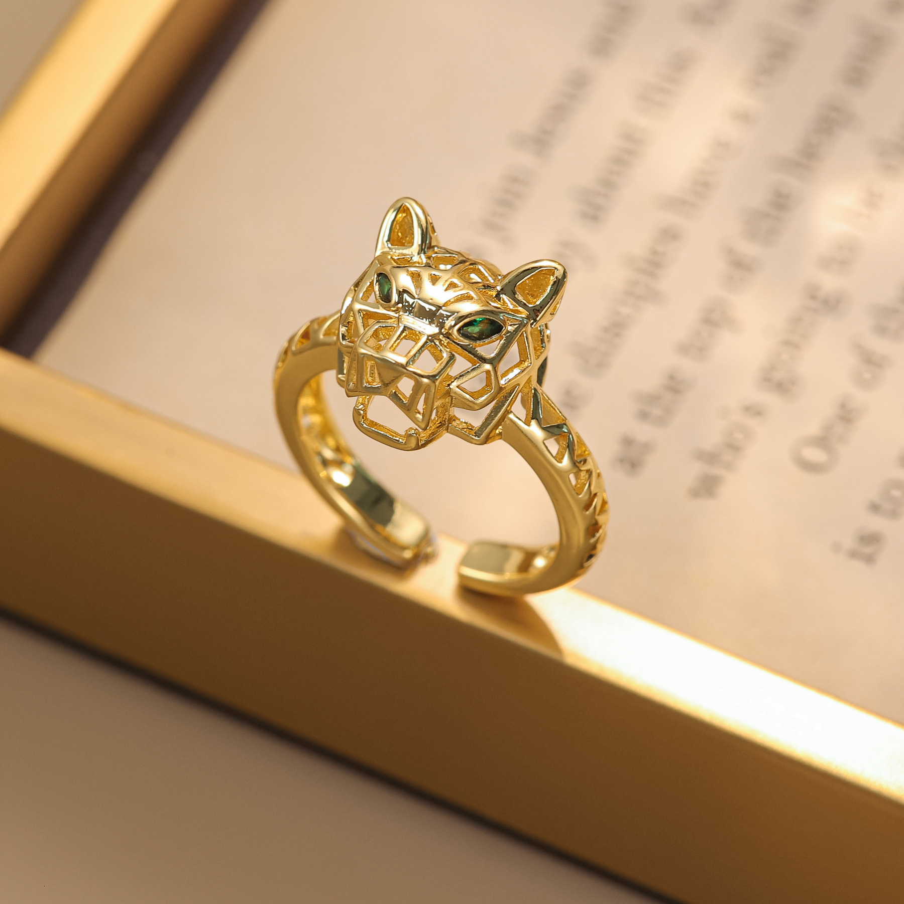 Luxury Brand Designer Jewelry European And American Copper Gold-Plated Micro-Inlaid Zircon Fashion Leopard Head Open Ring Unisex Personality Hip-Hop Ring Hand J