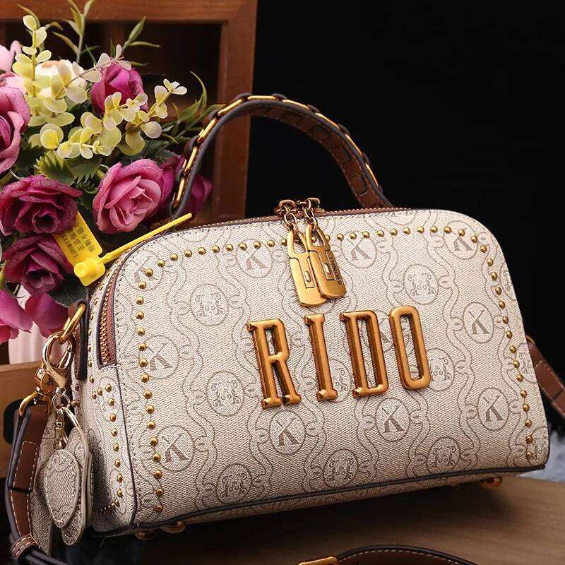 Light Brand Women's Handbag 2025 New Autumn And Winter Fashion Retro Designer High-End Single Shoulder Crossbody Small Sq