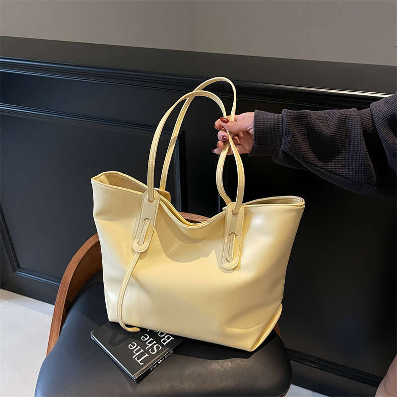 Minimalist Large Capacity for Women 2025 New Spring Summer College Student Class Shoulder Casual Commuter Tote Bag