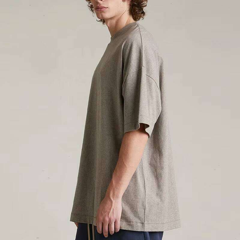 High-Quality 200 Gsm 100% Cotton Square T-Shirt for Men with Logo Print, Oversized Fit, Manufacturer Made in China