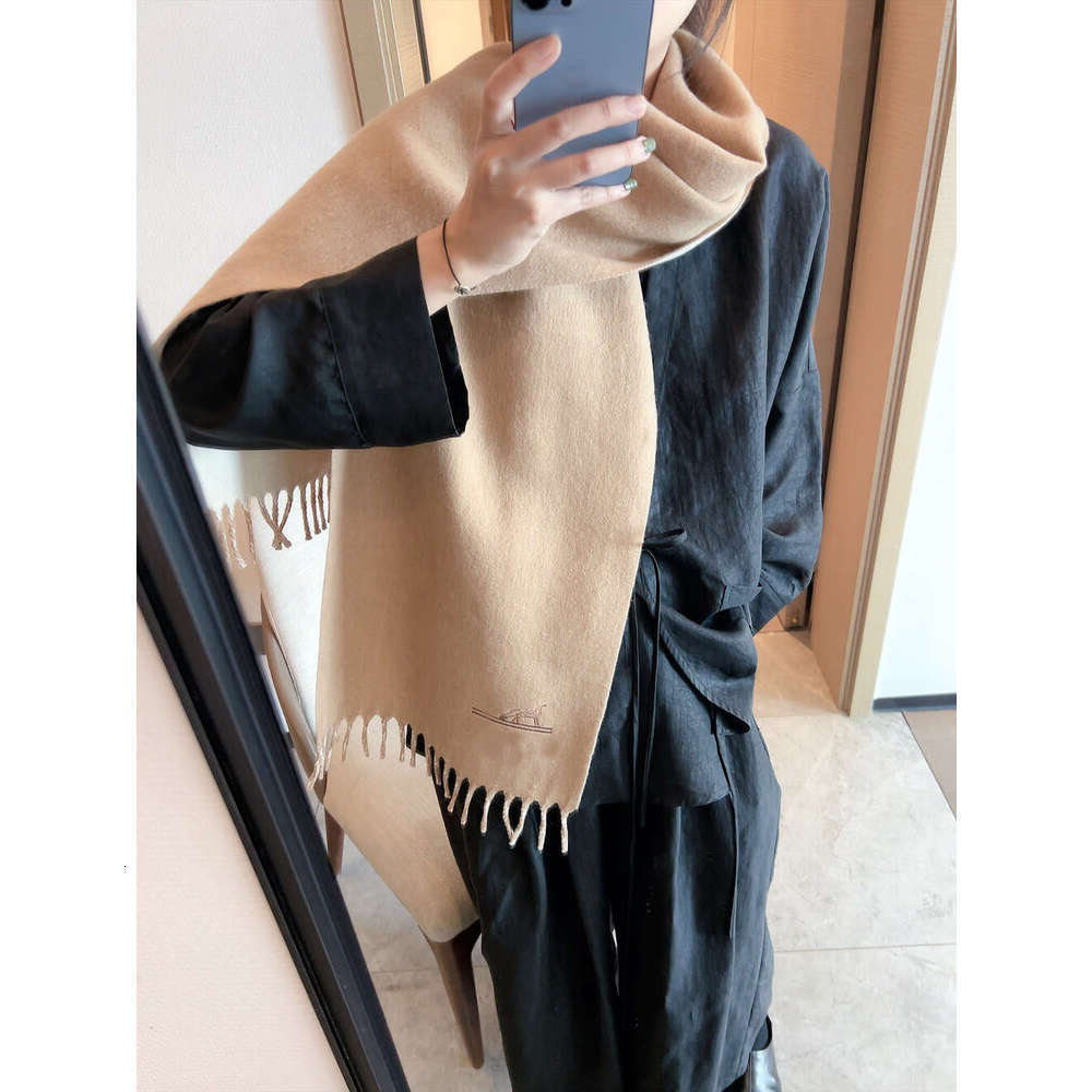 Designer Winter designer scarf warm cashmere luxury scarf women checkerboard fashion jacquard schal khaki blue cold proof tassel sjaal Warmer scarf AAA