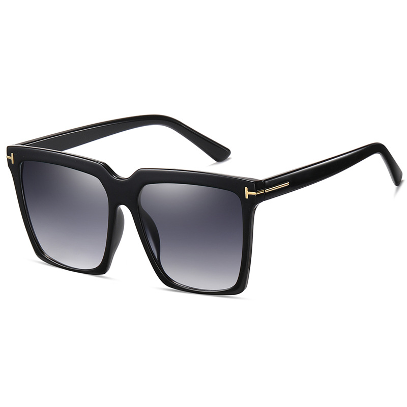 New Arrival Stylish Versatile Multifunctional Large Frame Square Sunglasses with T shaped Rice Nails Unisex for Daily Travel Vacation