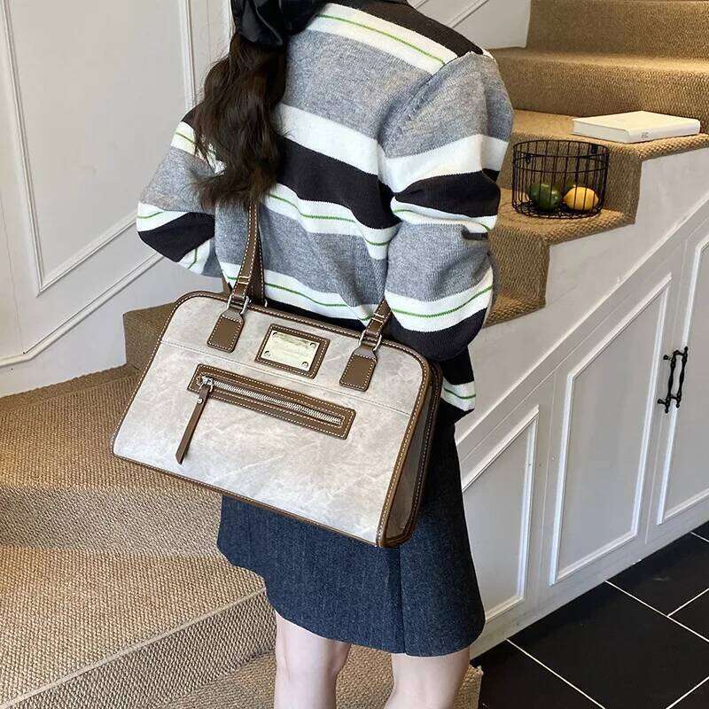 New Simple Shoulder For Women, Light Messenger Bag, Large-Capacity Backpack, Multi-Functional Commuter Bag