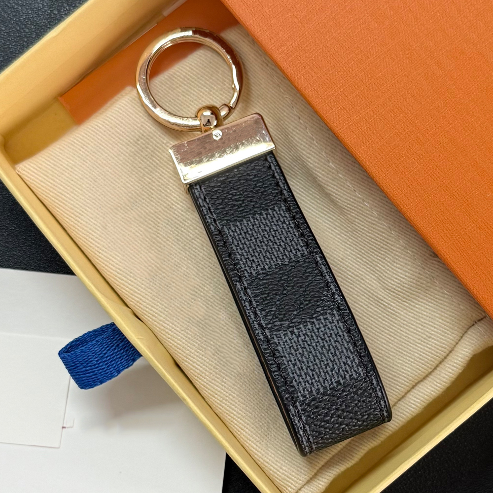 Women Men Keychain Designer Keychain Wallet Key Chain Hang Bag Charm Keyring Keychains hang Leather Designers Women Men Coin Purse Alloy Pendant Key R