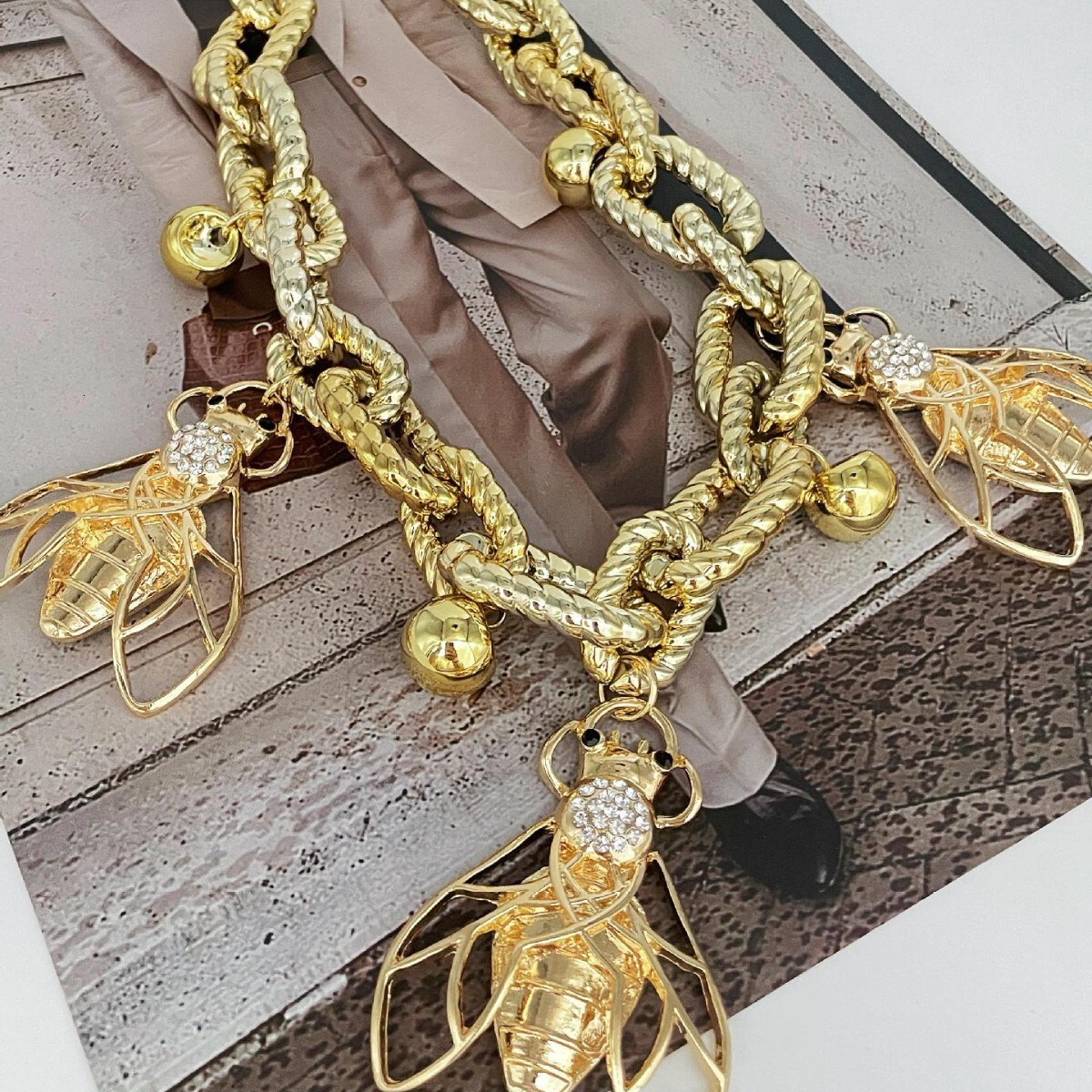 Luxury Brand Designer Jewelry European And American INS New Style Sealed Butterfly Necklace Fashion Hot Sale Bee Exaggerated Thick Necklace High Versi