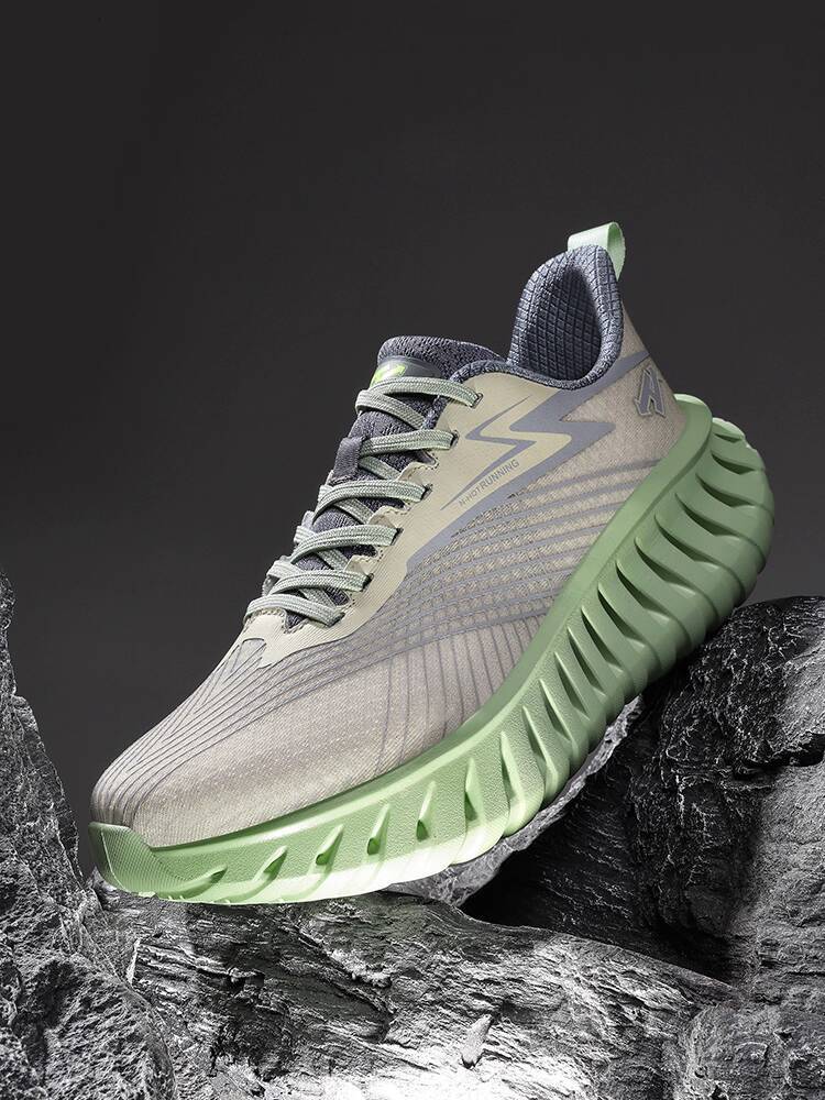 Summer lightweight breathable mesh soft sole non-slip running unisex sports casual shoes