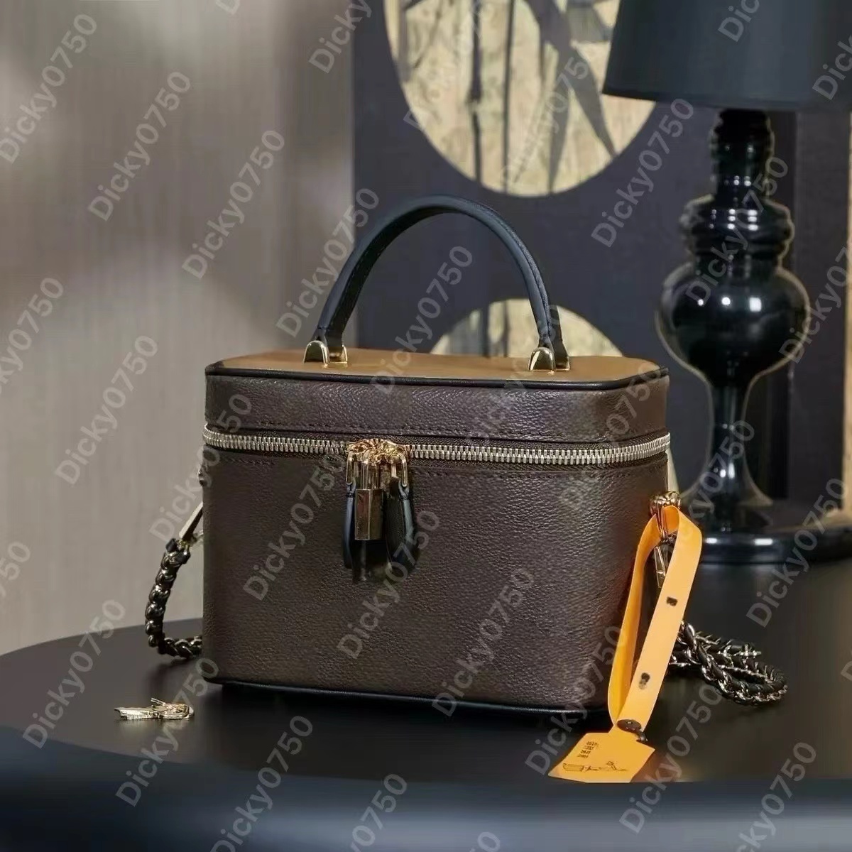 Luxury shoulder bags vanity bag Designer handbags toiletry pouch women Crossbody toiletry pouch Satchel clutch trunk cosmetics bag chain design sac a main dicky