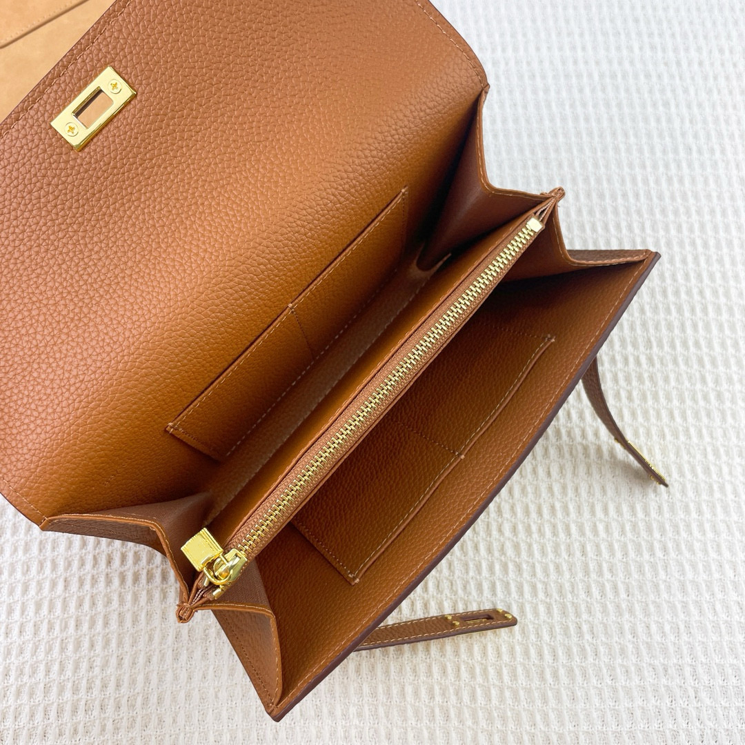 Designer diagonal classic women's clutch advanced street leather bag with shoulder strap 12A 2025