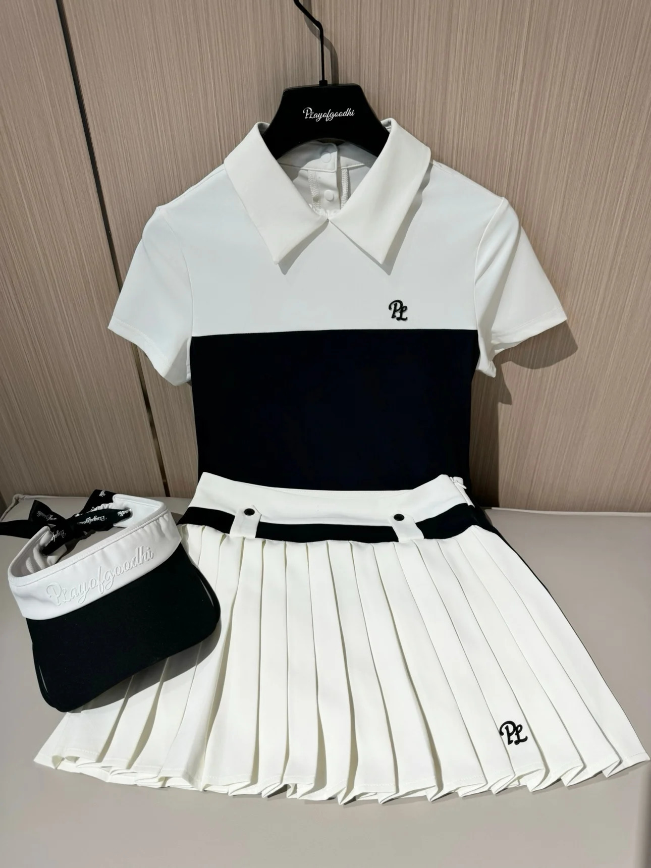 PL Golf Clothing Summer Outfits Shortsleeved Polos Womens Contrasting Breathable Tops Golf Pleated Skirt Tennis Clothing Weer 250902